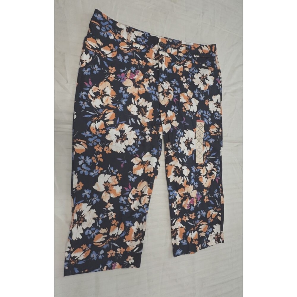NWT ST JOHNS BAY WOMENS CROP CAPRIS PANTS SIZE 14